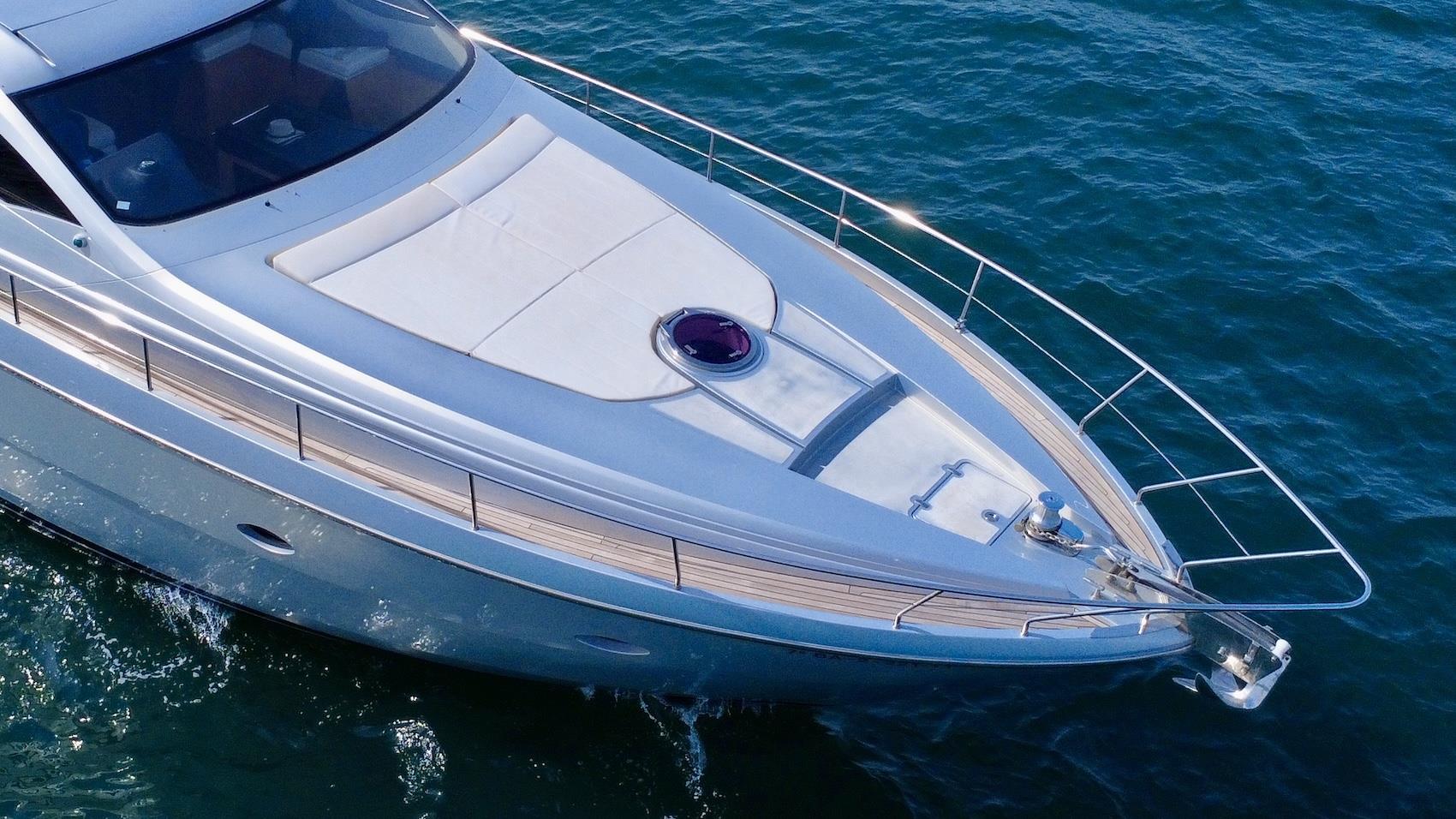 2011 PERSHING 64' 
